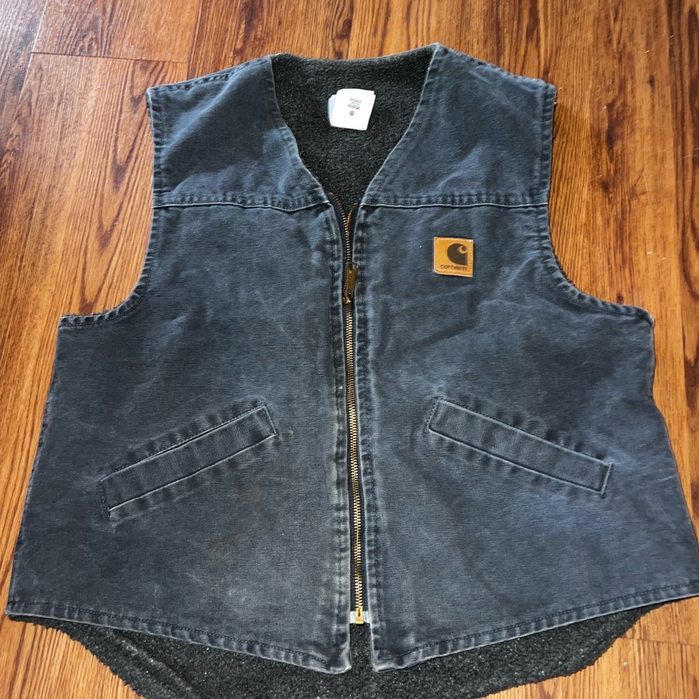vintage Carhartt V0601 sherpa-lined vest